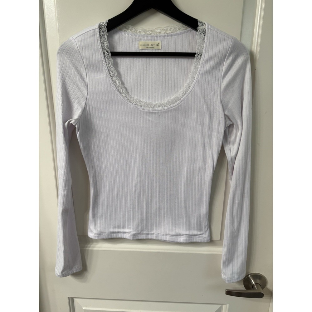 Frankee & Skylarr Bright White Ribbed Long Sleeve Top with Lace Accent Sz  M